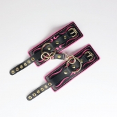 Черные кожаные наручники с розовой строчкой - Crazy Handmade - купить с доставкой в Евпатории