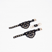 Черные кожаные наручники с клепками, кольцами и золотистой фурнитурой - Crazy Handmade - купить с доставкой в Евпатории